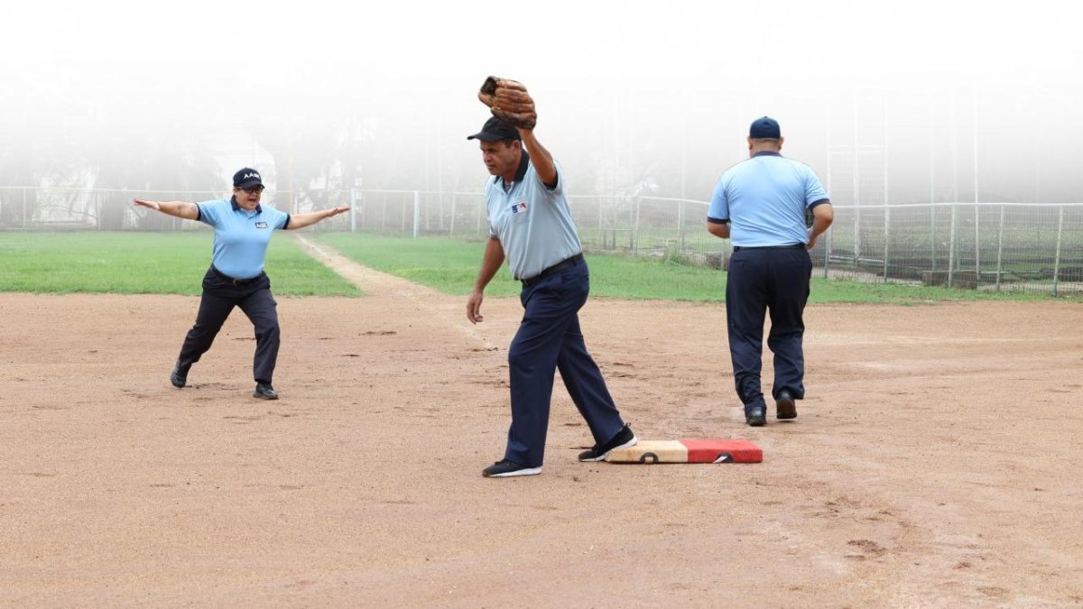 No solo se dedican a arbitrar, sino que también trabajan el área física, pues sus partidos duran no menos de dos horas.