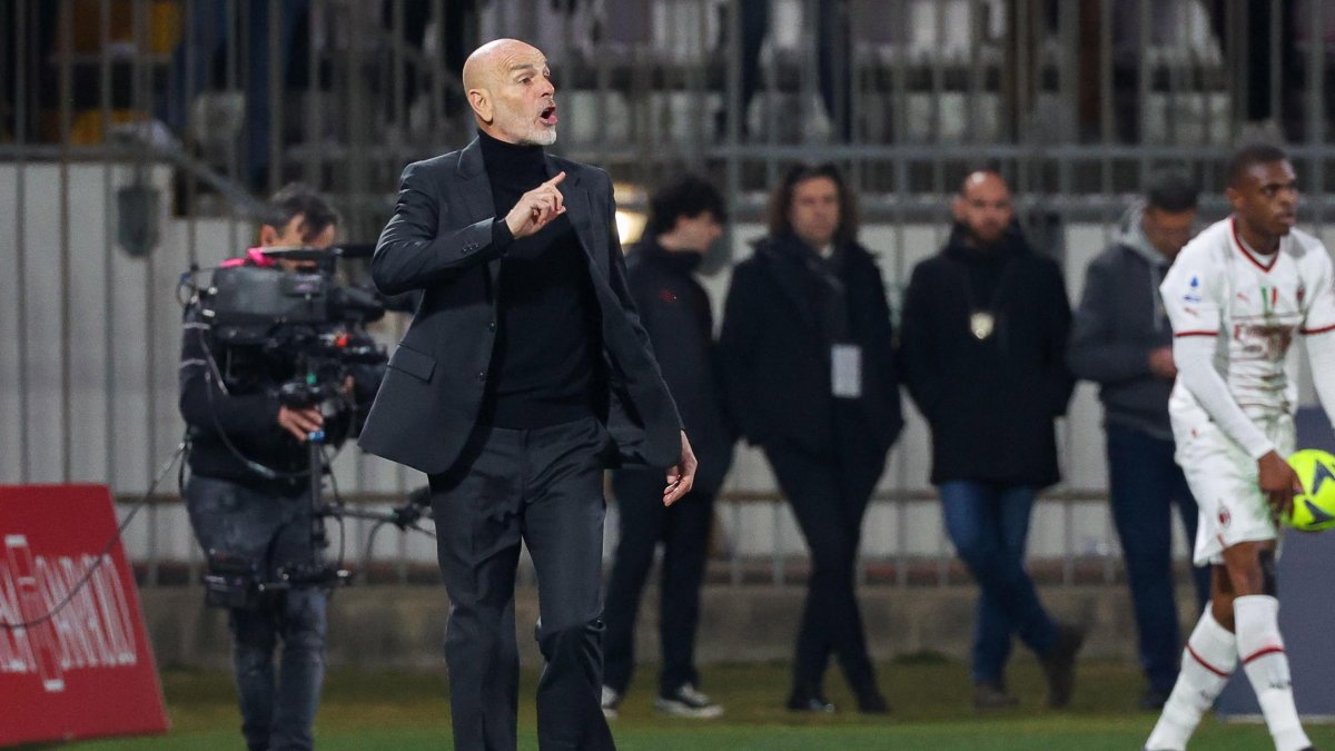 Stefano Pioli, técnico del Milan, durante el juego liguero frente al Monza del sábado 18 de febrero.
