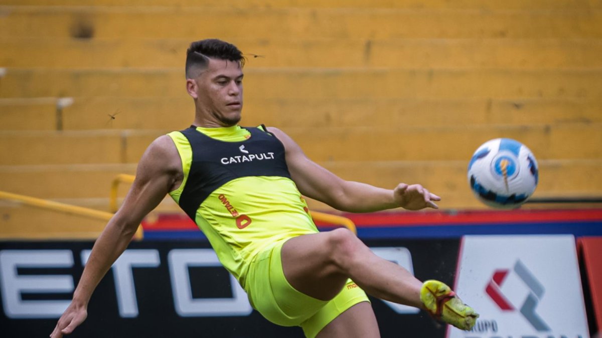 Paco Rodríguez defensor de Barcelona SCl.