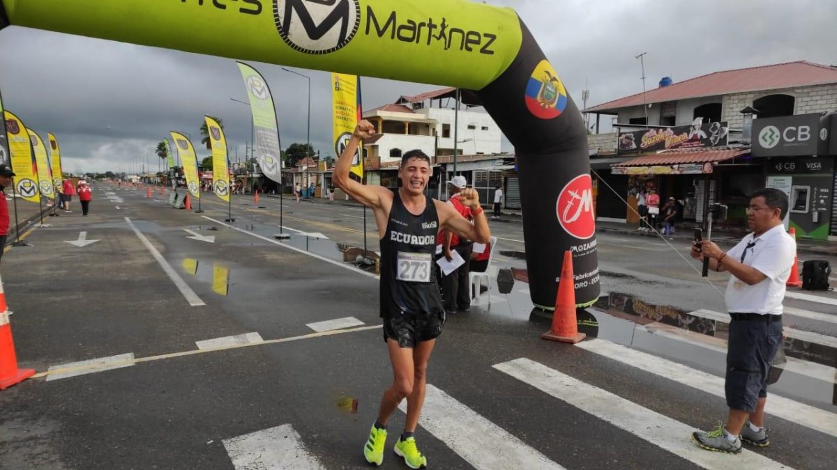 Hurtado tras ganar los 20 km de la Copa Internacional ‘Luis Chocho’ en Machala, donde hizo la marca mínima para París.
