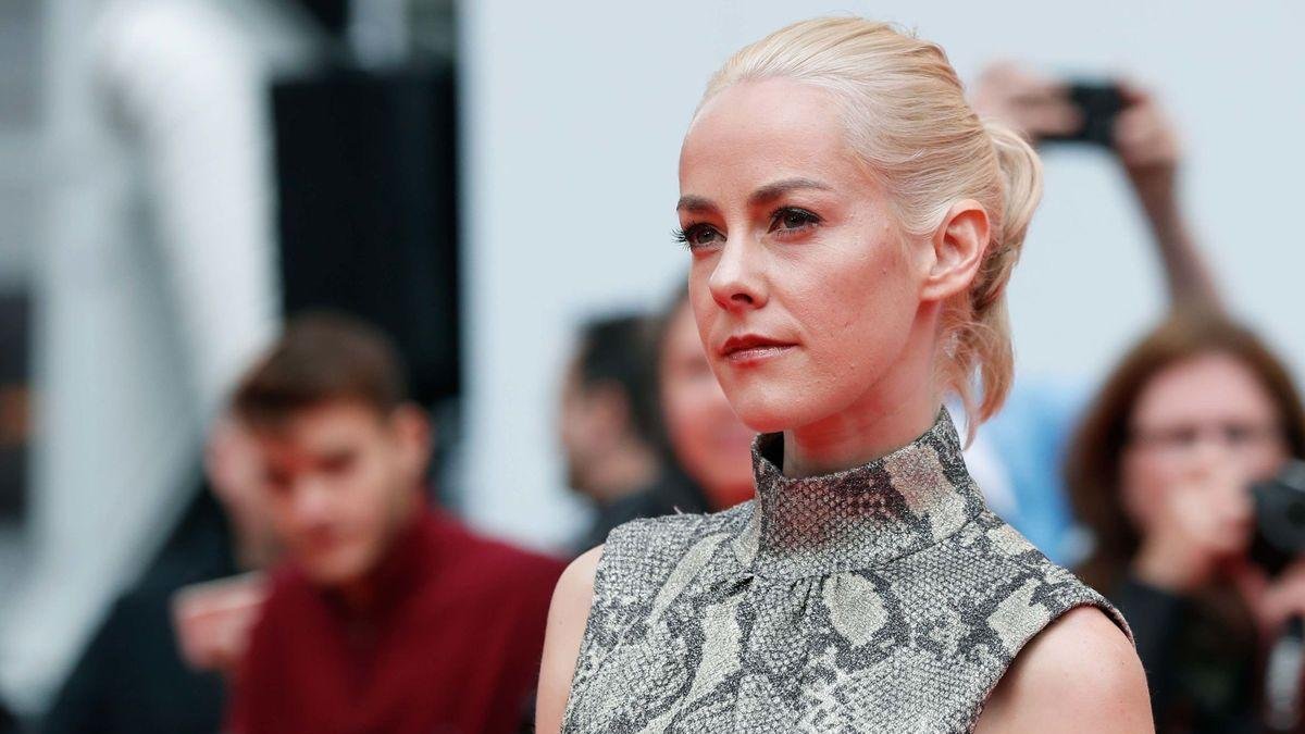 Jena Malone narra que los hechos ocurrieron hace casi diez años y le costó mucho sanar emocionalmente.