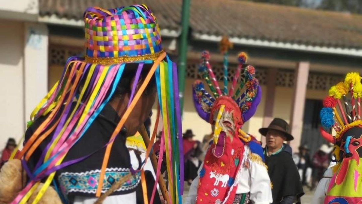 La comunidad celebró con danzas, música, comida y rituales de purificación.