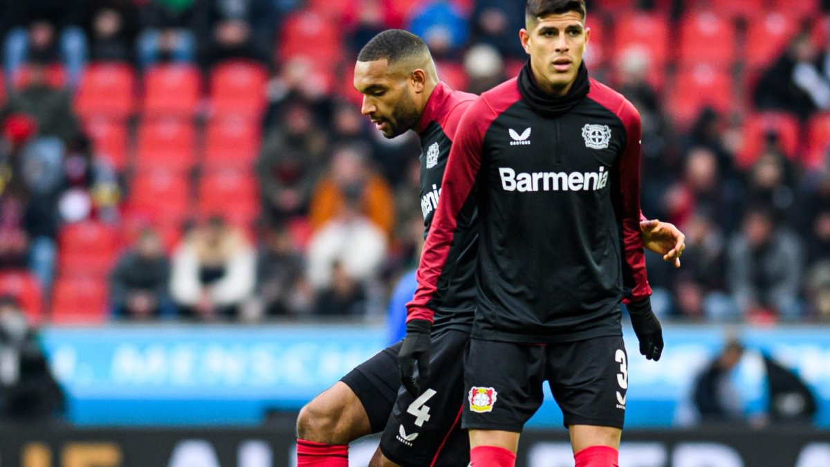 Piero Hincapié volvió a saltar a la cancha con el Bayer para ser figura indiscutible.