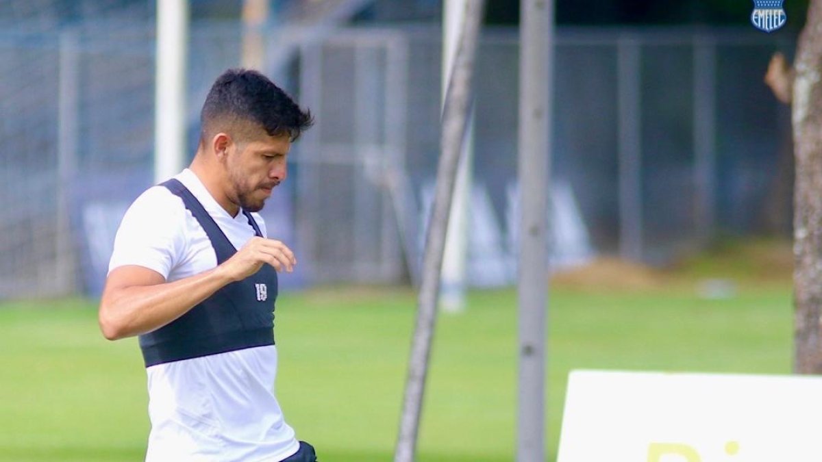 Christian Cruz será el encargado de resguardar la banda izquierda de el Bombillo al menos durante la primera etapa de la LigaPro.