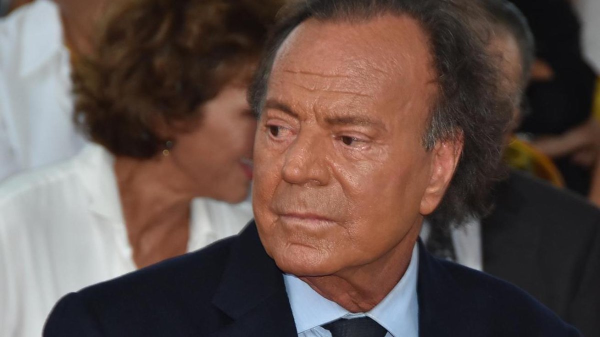 Julio Iglesias, padre de los hijos mayores de Isabel.