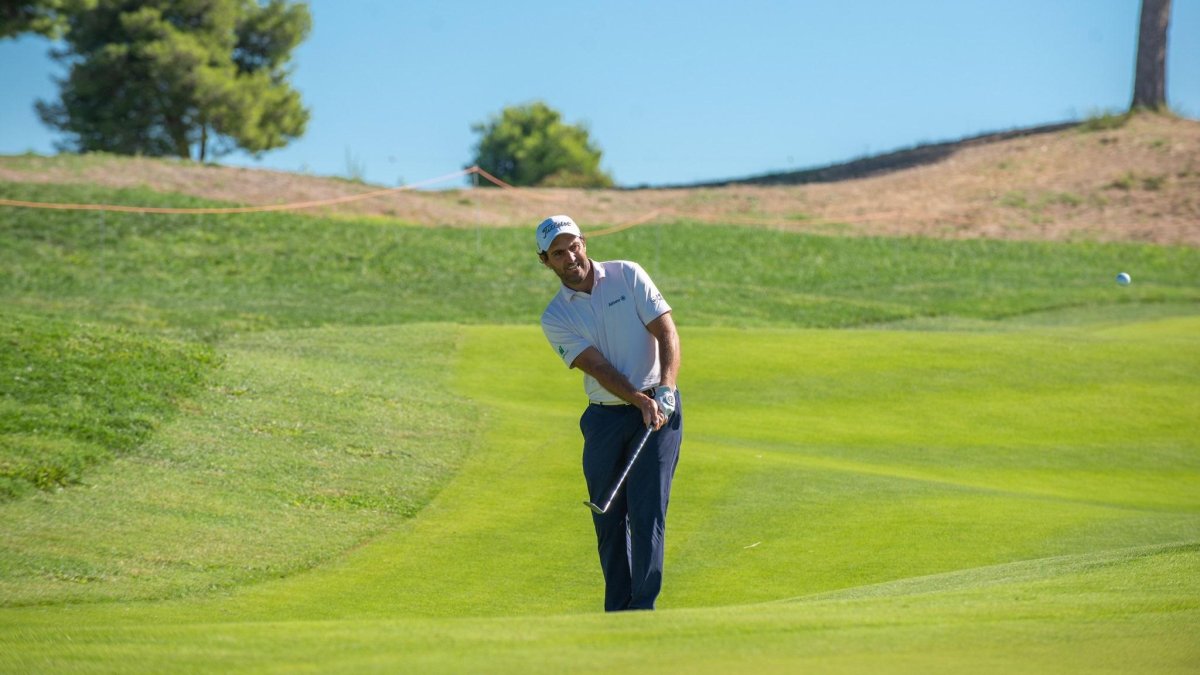 Jorge Campillo, de 36 años, completó ocho birdies para un total de 63 impactos.