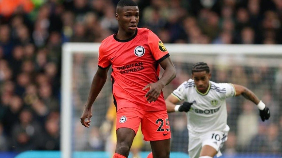 Moisés Caicedo volvió a destacar con su club, acertó el 80% de pases y completó 6 barridas.