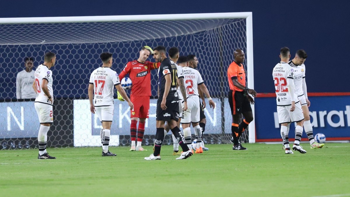 La plantilla torera completa quedó impávida ante el primer y único gol de Independiente.