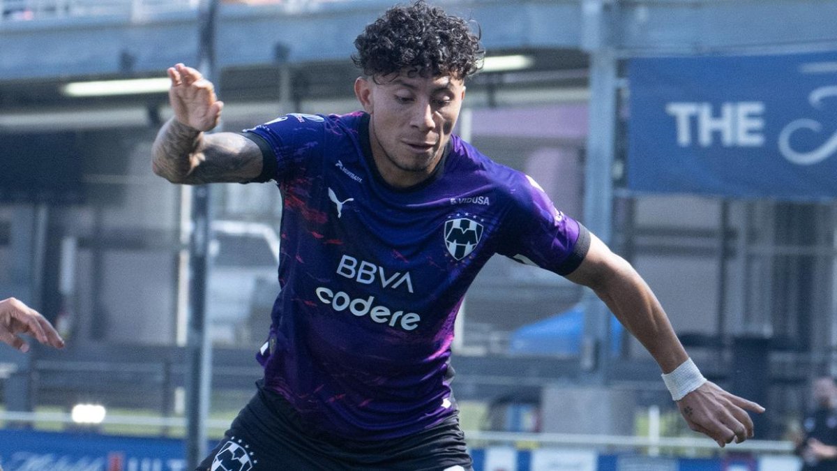 Joao Rojas regresó a las canchas luego de 8 meses de baja por lesión, en el duelo amistoso que su equipo, el Monterrey, gano 1-0 al Atlas en Estados Unidos.
