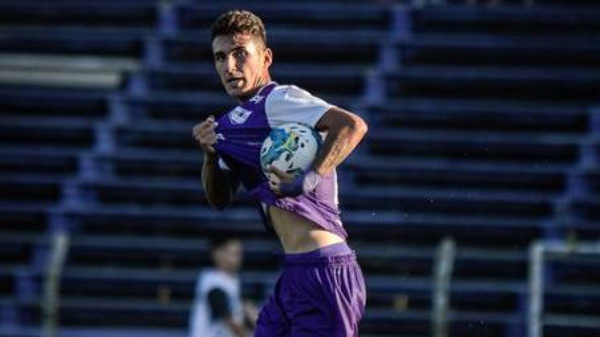 Abreu llega en calidad de cedido procedente del Defensor.