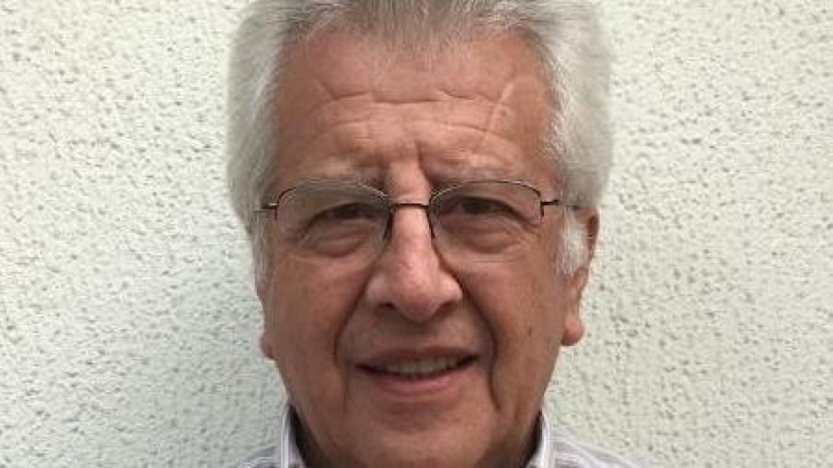 Doctor en Ciencias Geológicas, ingeniero geólogo-geotécnico. Especialista en diseño de obras subterráneas.