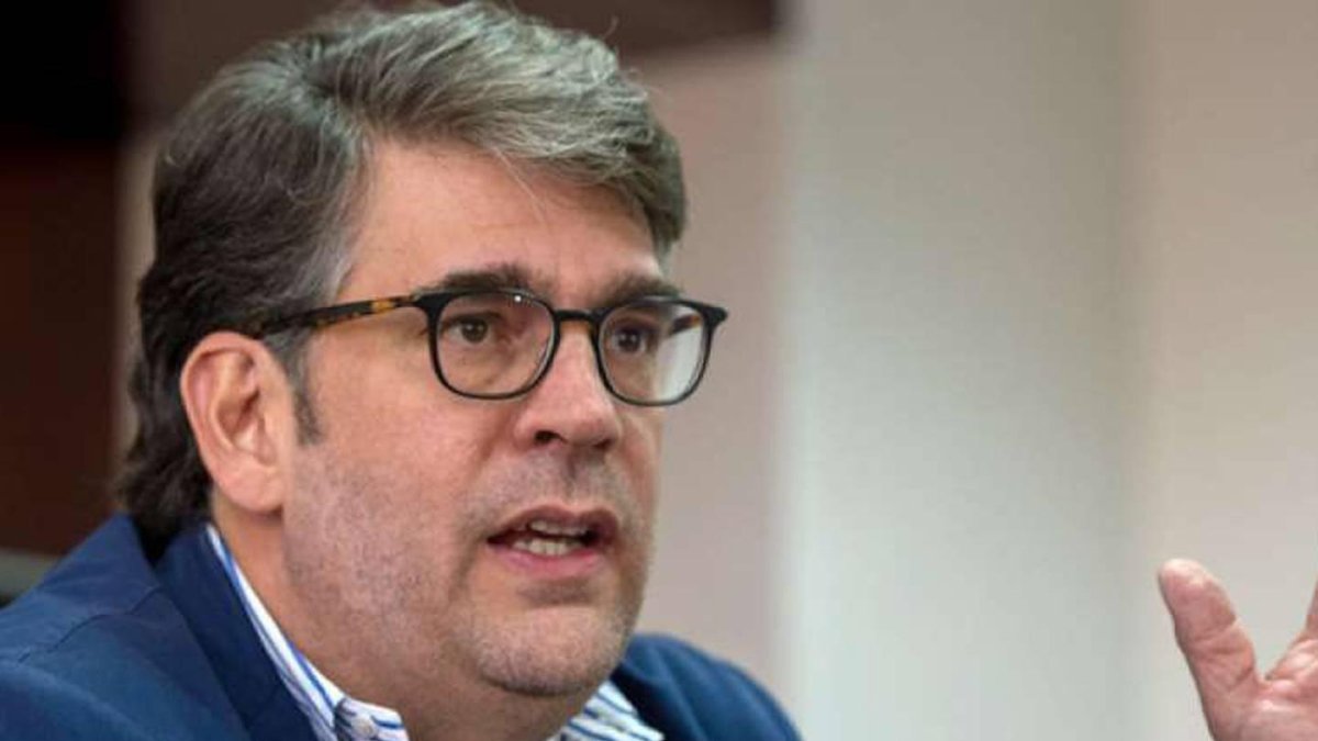 El Secretario de la Administración Publica Sebastian Corral negó todo tipo de acusaciones realizadas por el comunicador Rafael Cuesta.