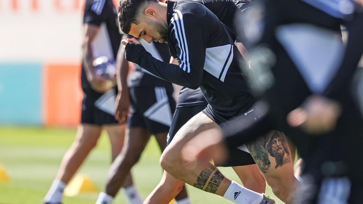 Aunque Nicolás Otamendi entrenó, no podrá jugar con el Benfica.