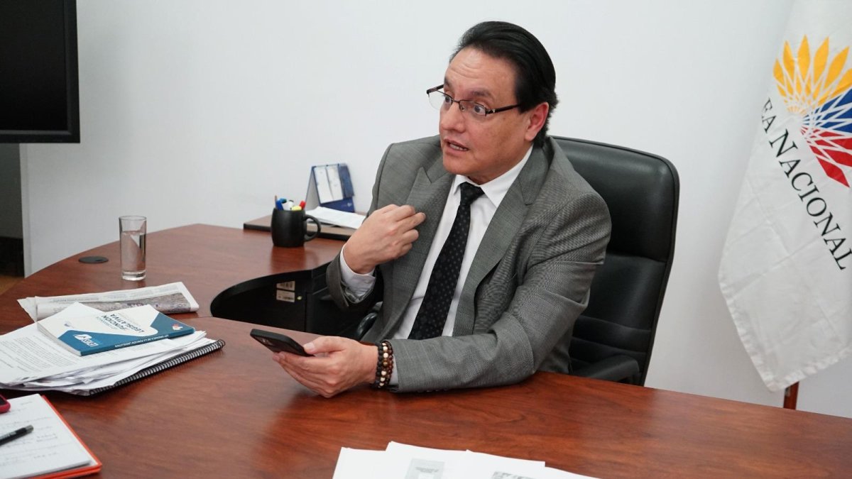 Asamblea. El presidente de la Comisión de Fiscalización tiene sobre su escritorio una investigación sobre las empresas relacionadas a la familia de Jaime Nebot.