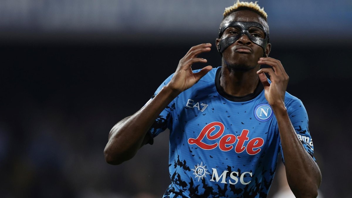 Victor Osimhem se perdería el choque de ida en los cuartos de final por lesión.