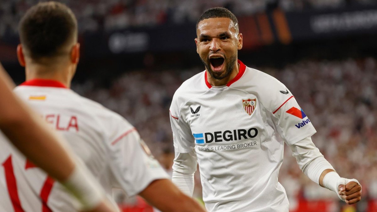 En-Nesyri anotó dos de los tres goles en la victoria del Sevilla.