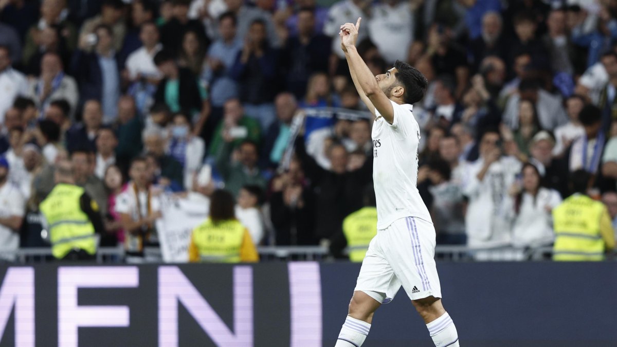 El centrocampista del Real Madrid, Marco Asensio, celebra el primer gol del equipo madridista.