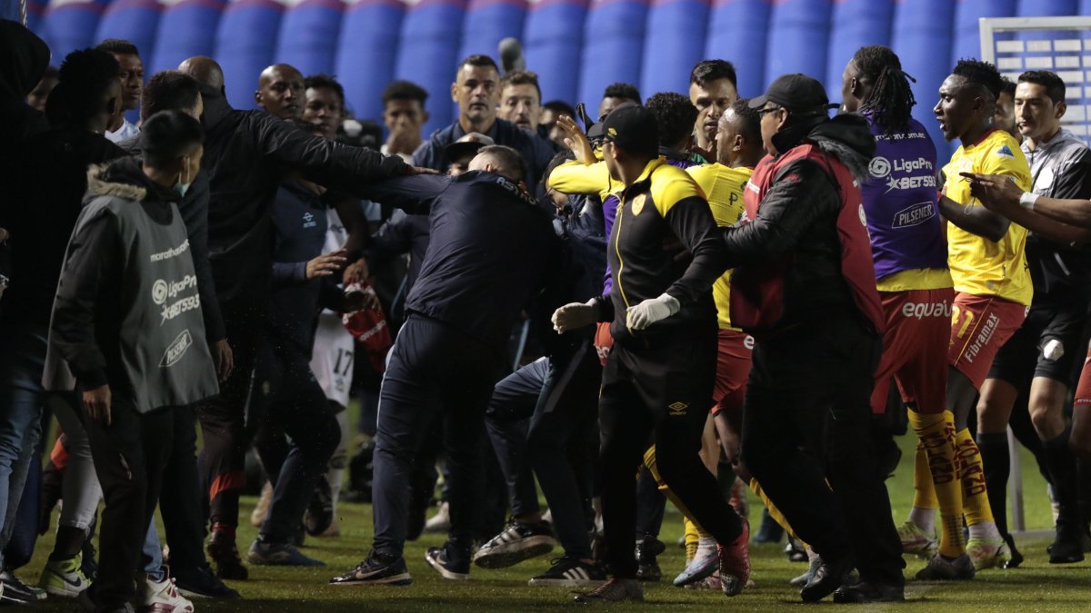 Gresca al final del encuentro entre Aucas y Guayaquil City