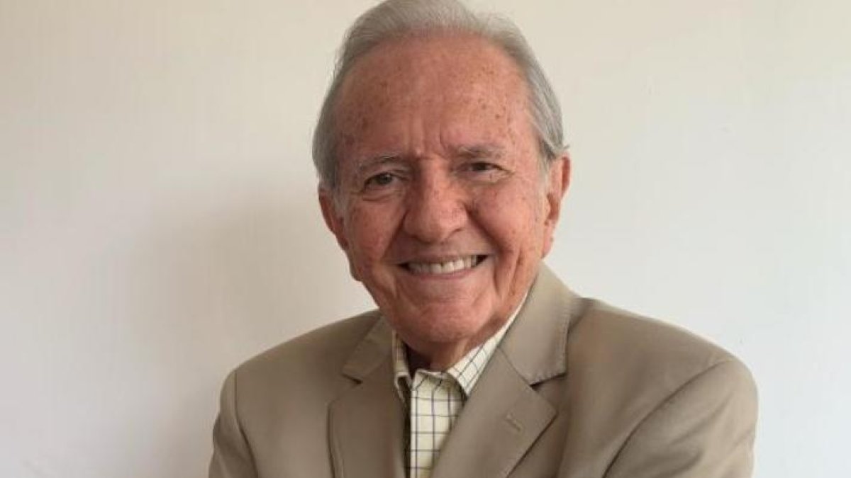 Enrique Izquieta, novelista ecuatoriano.