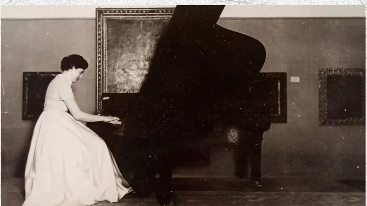 A los ocho meses de edad había muerto su madre Margarita Zulema Ávalos tras padecer cáncer de hígado.