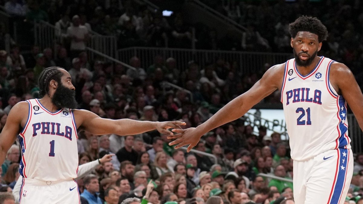 James Harden y Joel Embiid lideraron la victoria de los Sixers.