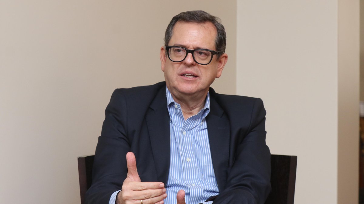 Carlos Rabascall es ingeniero comercial y también se ha desenvuelto en la comunicación.