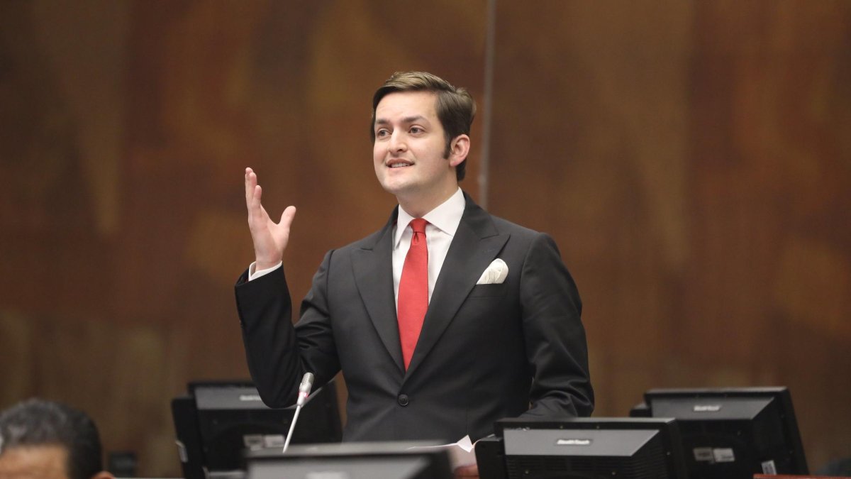 Luego de días de especulación, Esteban Torres, del socialcristianismo, será el otro interpelante.