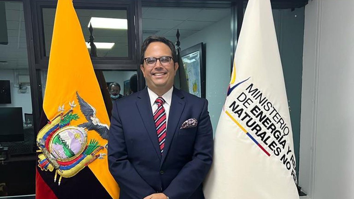 En medio de sospechas, Vera renunció al ministerio en octubre de 2022.