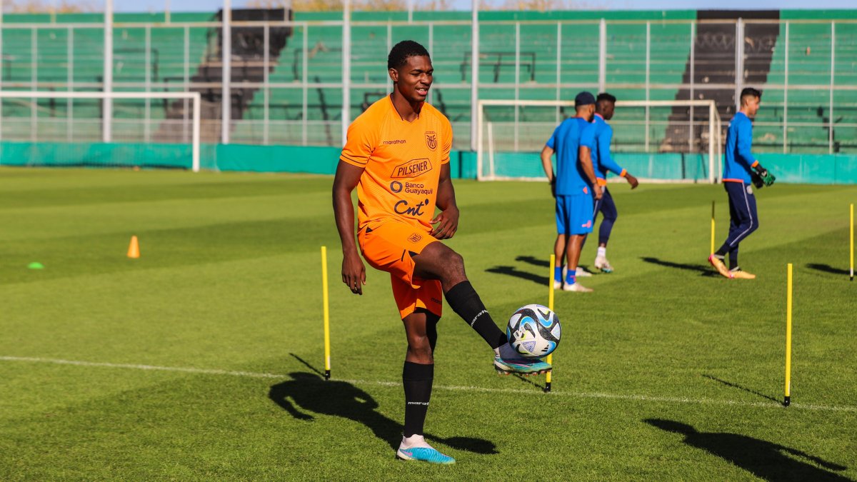 Justin Cuero, delantero de la sub-20 de Ecuador, se alista para su segundo encuentro del Mundial de Argentina.