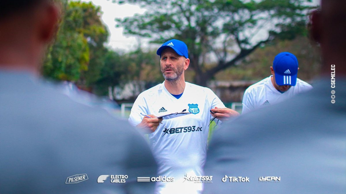 Miguel Rondelli apenas ha ganado dos encuentros con Emelec, de las 11 fechas disputadas hasta ahora en la LigaPro.