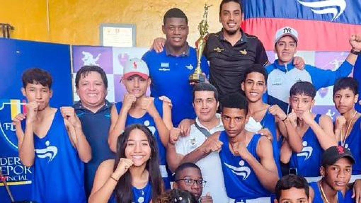 Parte de la delegación albiceleste que compitió en Tena.