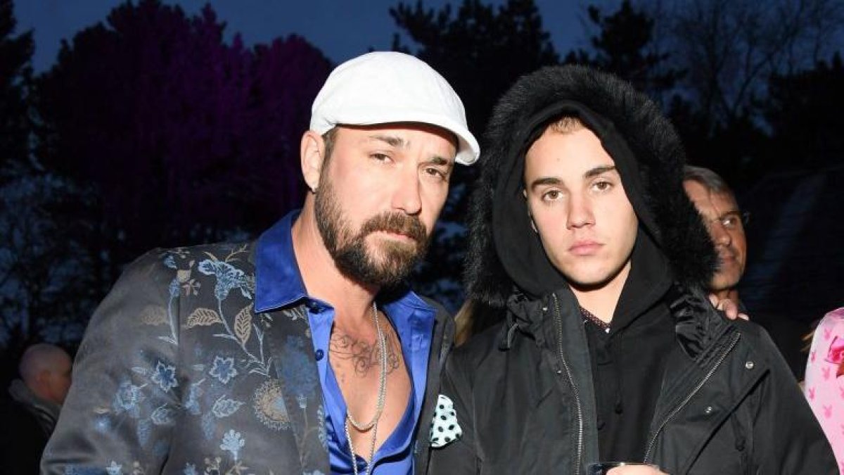 Jeremy Bieber, padre del cantante Justin Bieber hace comentario homofóbico en el mes de pride.