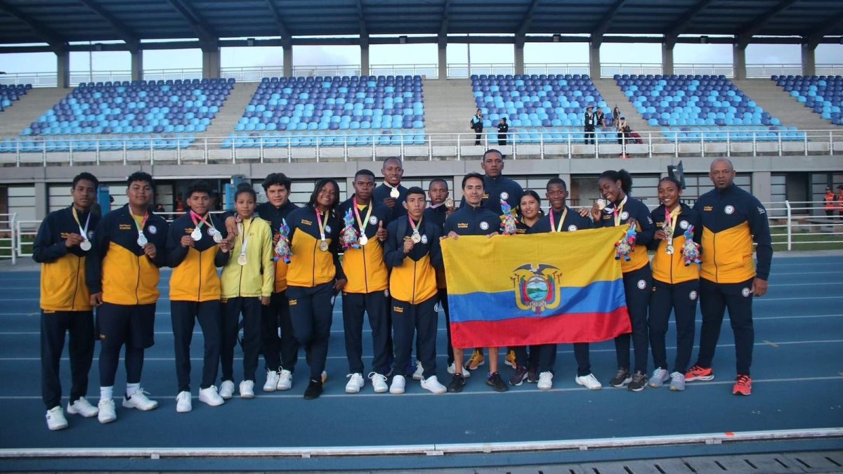 El equipo de paraatletismo tras culminar sus pruebas en Bogotá, Colombia.