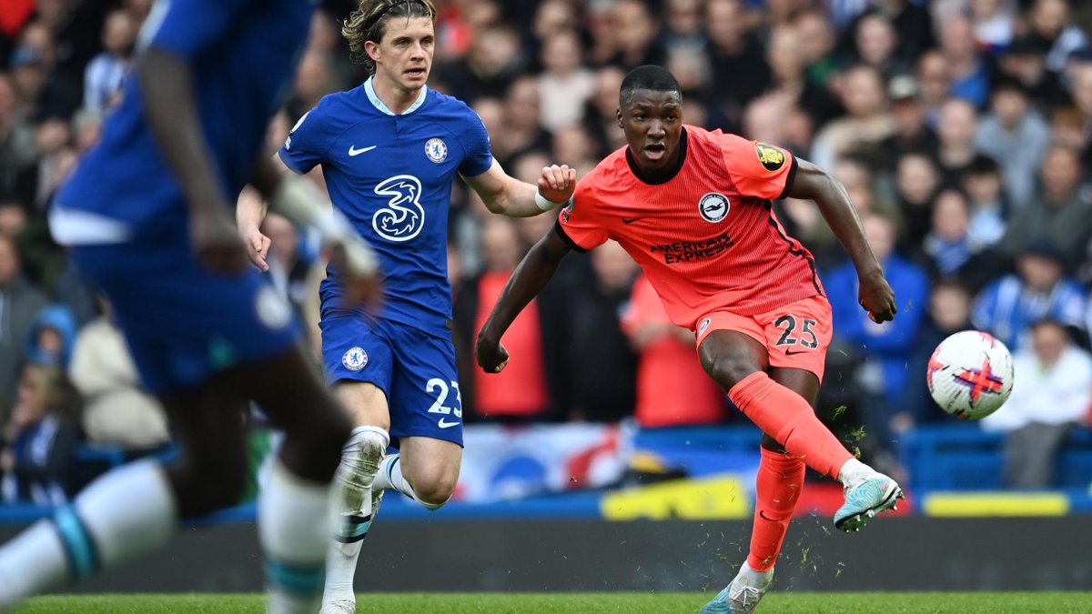 Caicedo, durante un partido de Premier League contra el Chelsea.