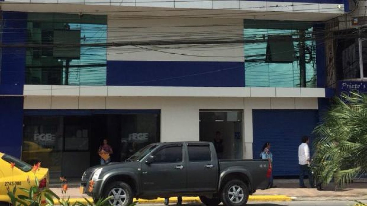 La sede de la Fiscalía en Santo Domingo de los Tsáchilas fue atacada a tiros.