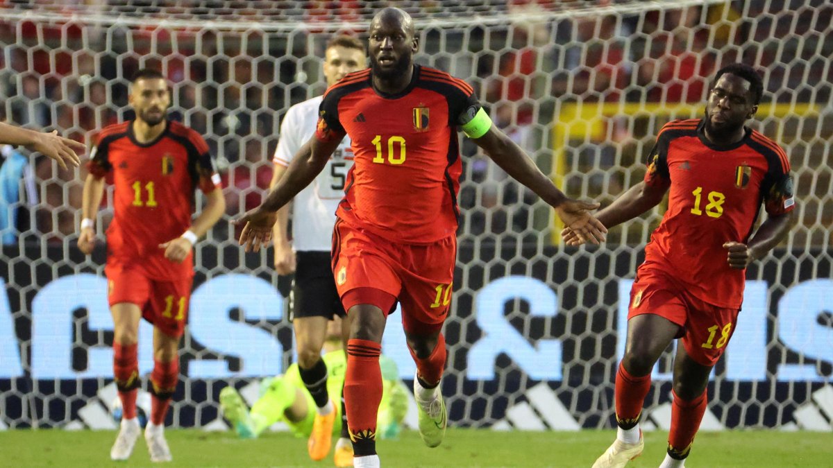 El belga Romelu Lukaku (C) celebra marcar el gol del empate 1-1 durante el partido de clasificación para la UEFA EURO 2024 entre Bélgica y Austria, en Bruselas, Bélgica, el 17 de junio de 2023.