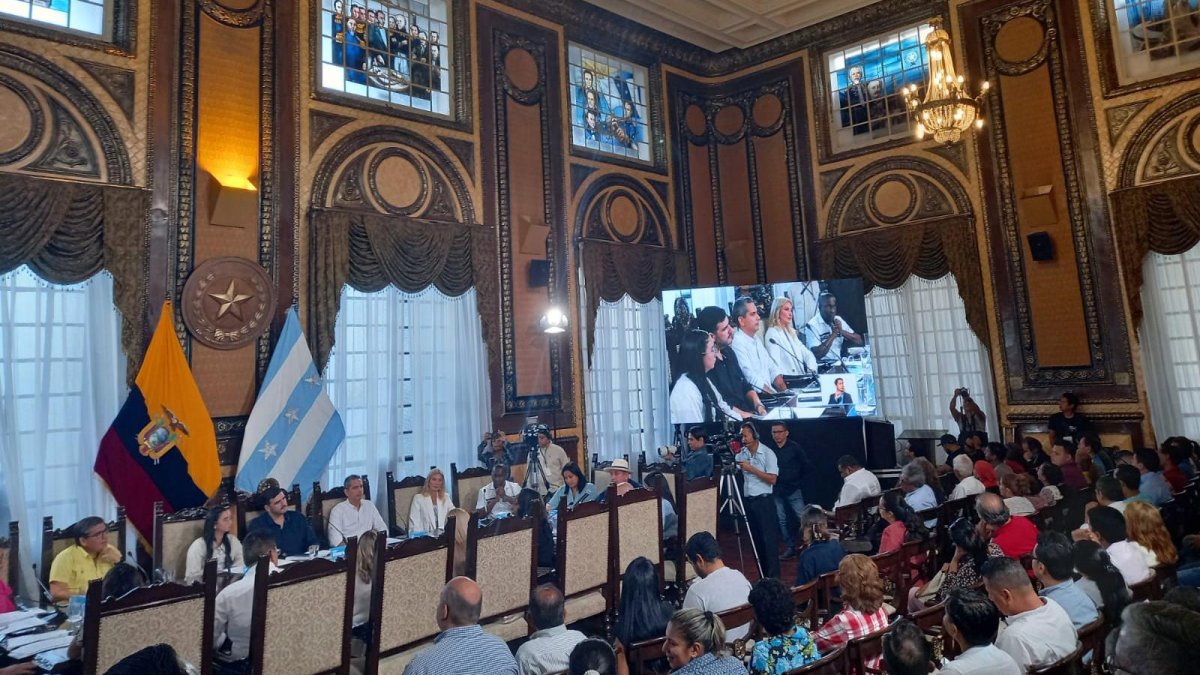 Tras la sesión del Concejo Cantonal, Álvarez se pronunció respecto a la polémica.