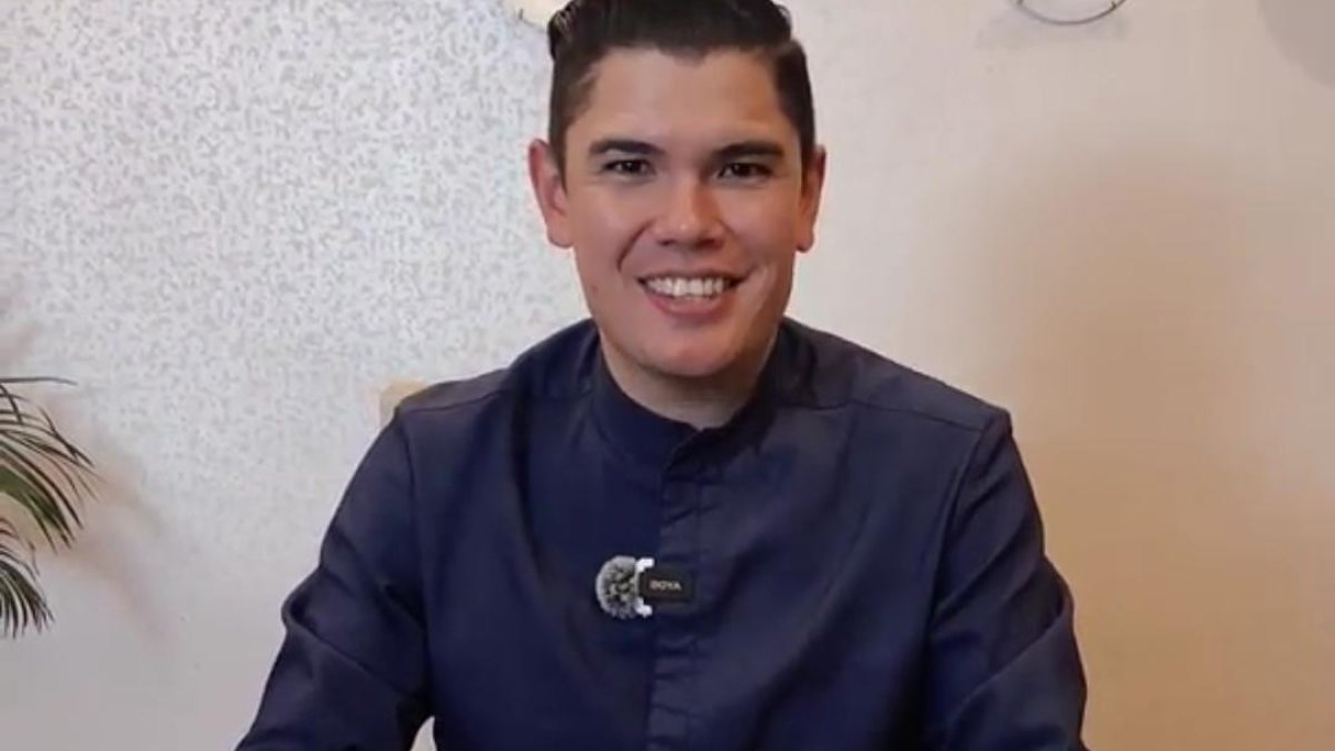 Chef.- Cristian Arroba, cocinero ecuatoriano, con la opción de ir al concurso de la paella en Valencia.