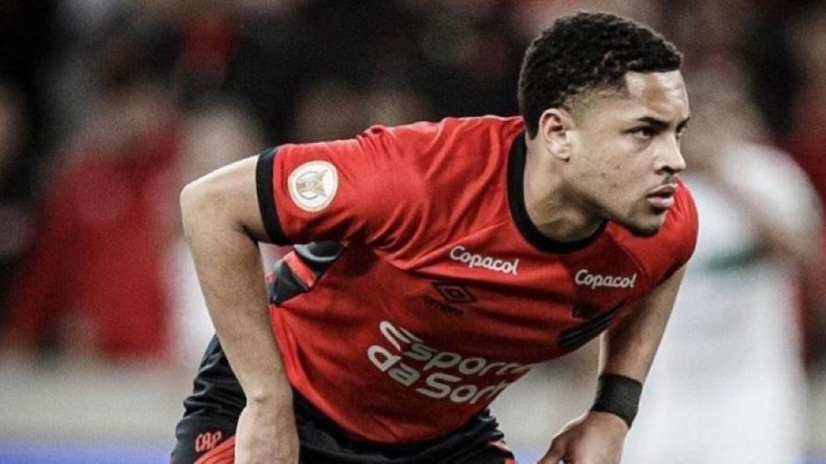 Roque firmó con el FC Barcelona y se unirá cuando comience la temporada en Europa.