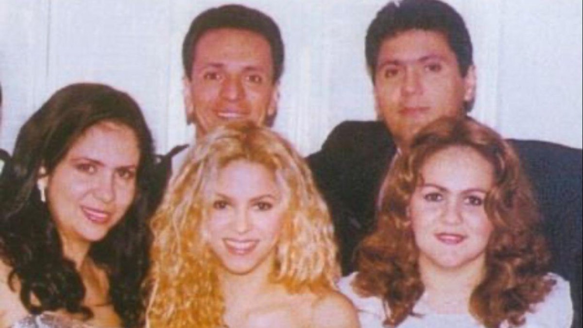 Shakira con algunos de sus hermanos.