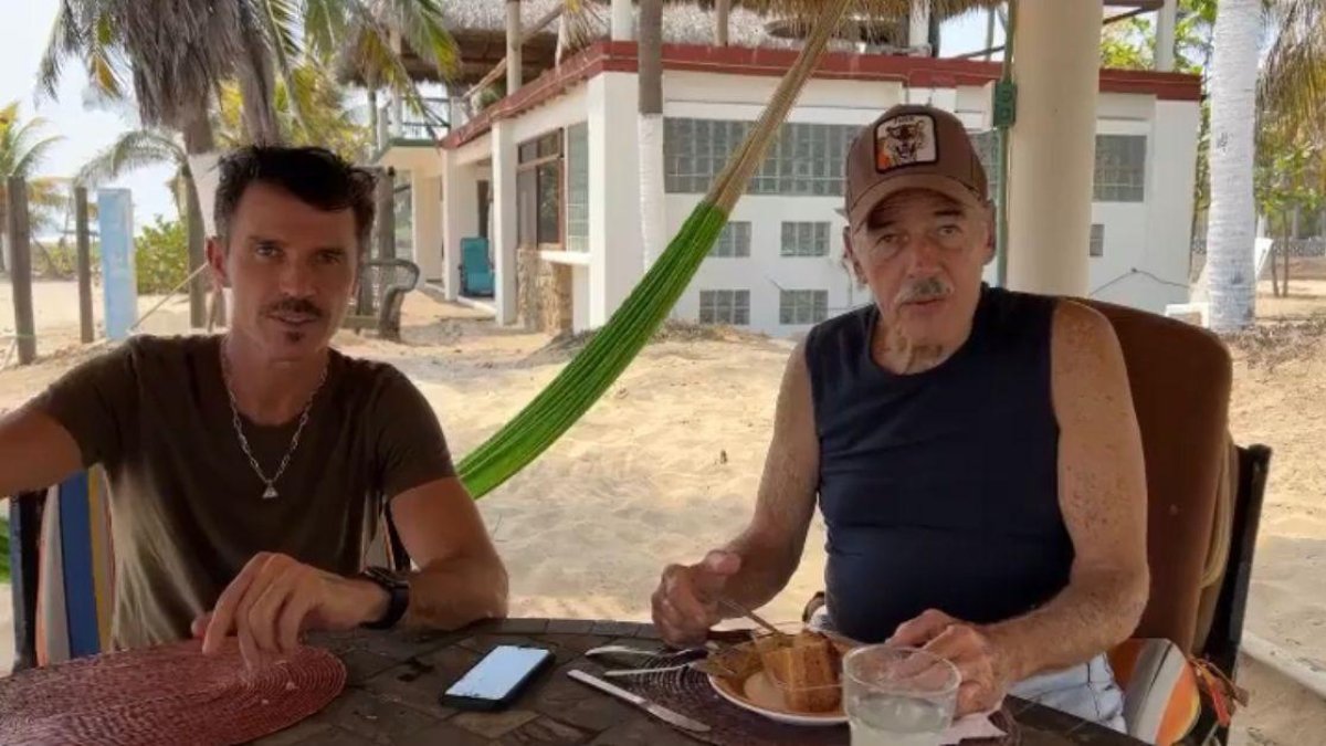 Leonardo con su padre, Andrés.