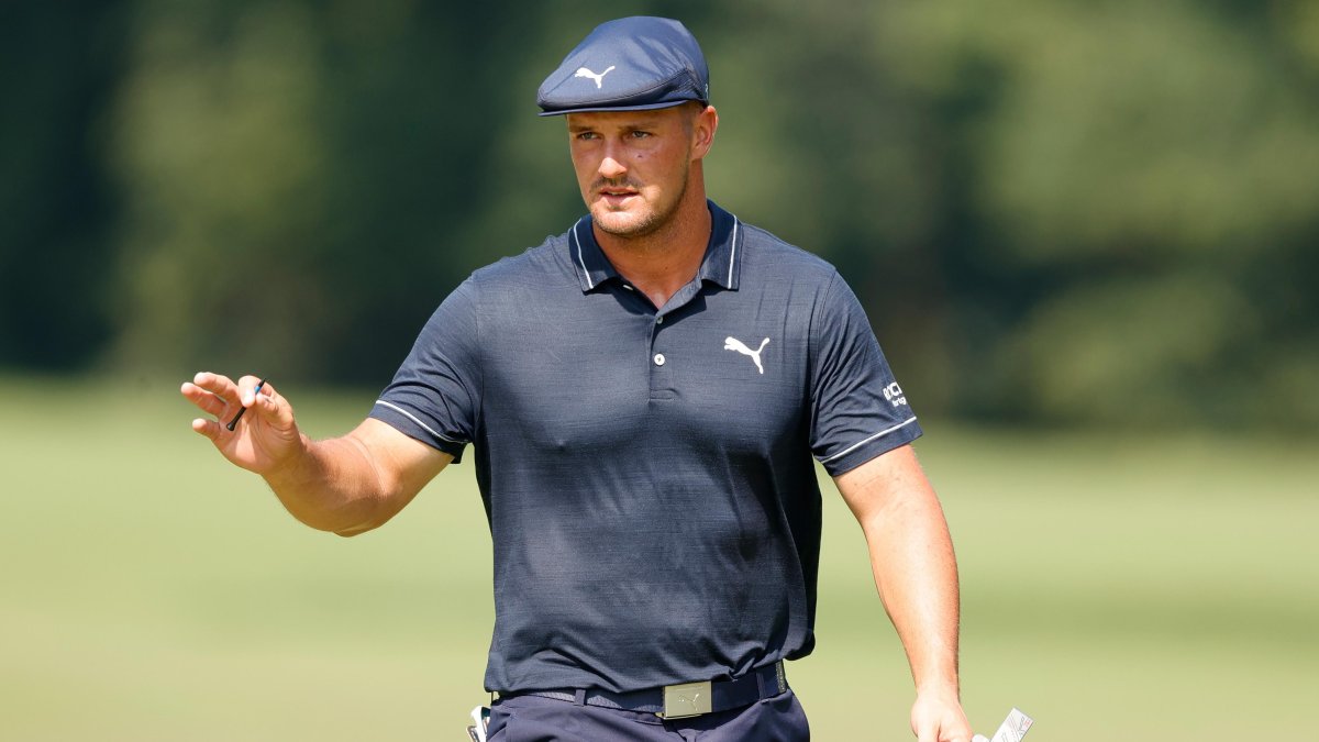 El golfista estadounidense lidera la tabal de posiciones.