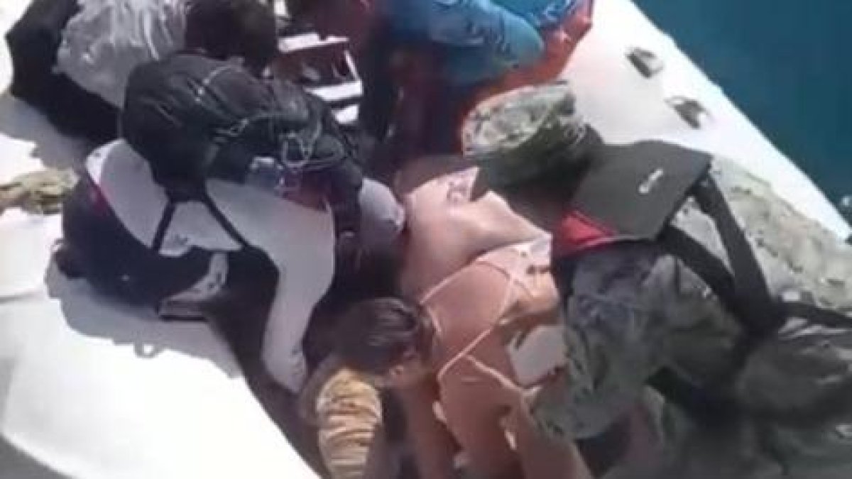 El ataque del tiburón habría ocurrido mientras la mujer hacía snorkel, fue socorrida por otros turistas.