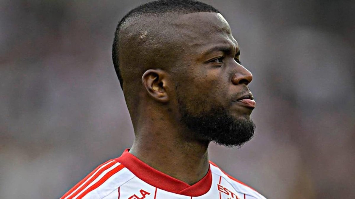 Enner Valencia inició con derrota su ciclo con el cuadro colorado.