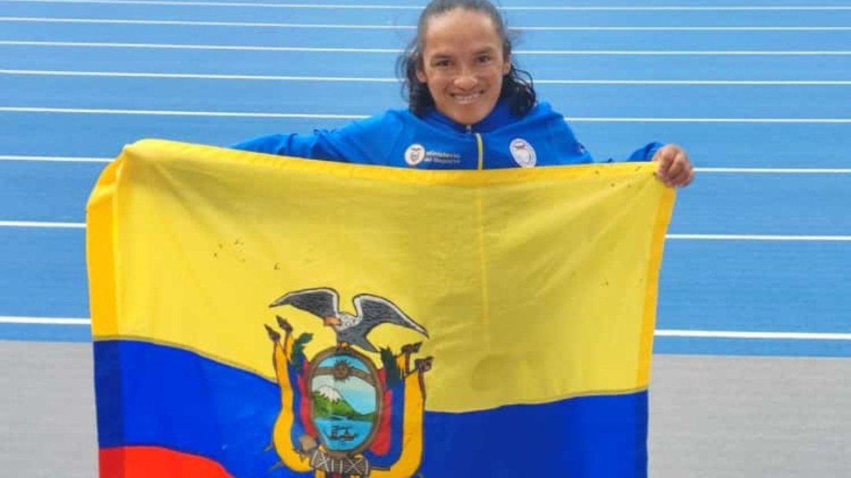 La tricolor Estefany López se quedó con la medalla de bronce en la prueba de lanzamiento de disco F41 tras registrar 35.42 metros.
