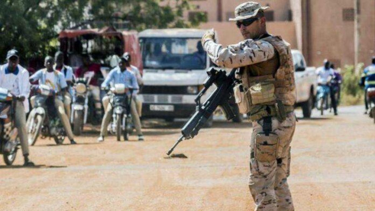 Grupo de Apoyo al Islam y a los Musulmanes lanzaron una ofensiva a lo largo de la frontera