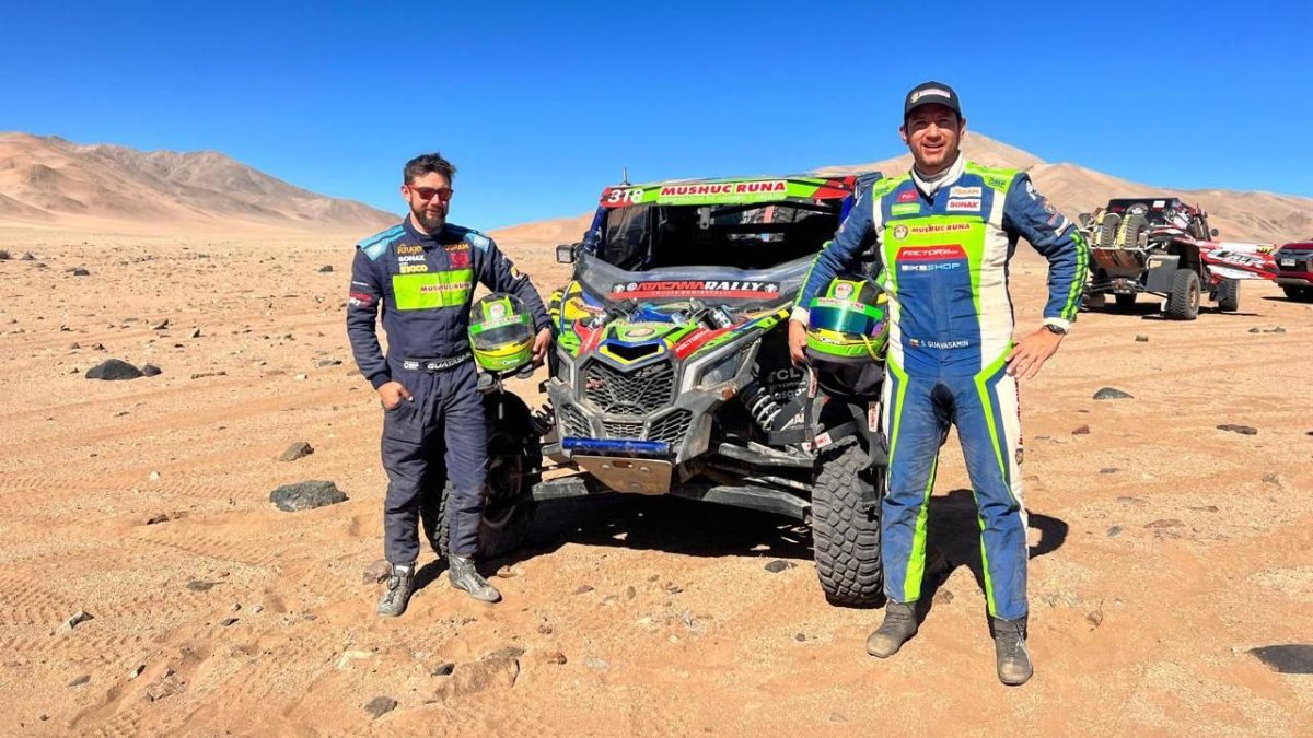 Sebastián (d), junto a Gabriel Recalde, su nuevo copiloto.