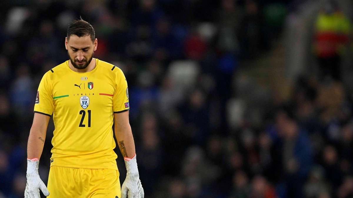 El portero de Italia, Gianluigi Donnarumma, es actualmente uno de los capitanes del París Saint Germain.