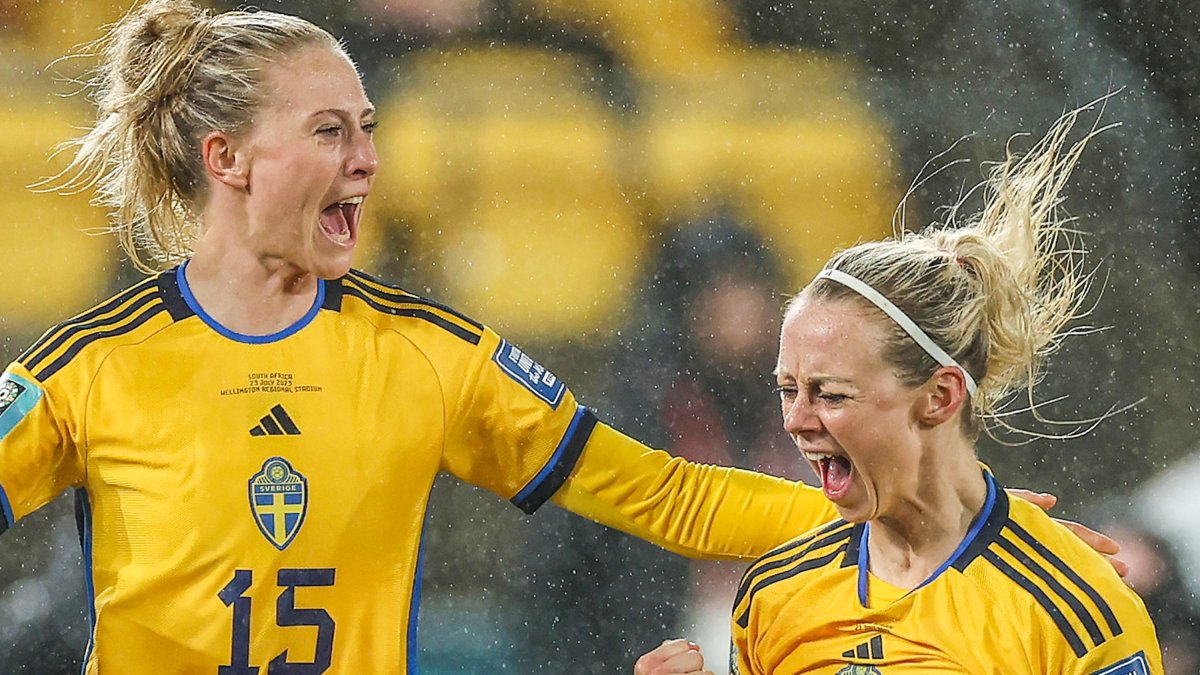 Con el partido cuesta arriba, el equipo sueco logró controlar la situación.