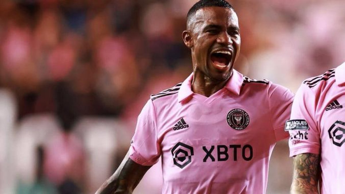 Dixon Arroyo volvió a ser titular y pieza fundamental en el abastecimiento de Lionel Messi y Sergio Busquets en el Inter Miami.